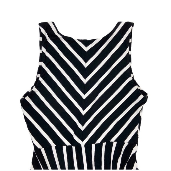 Athleta Black and White Striped Long Maxi Dress Sleeveless Size Small - Picture 5 of 9